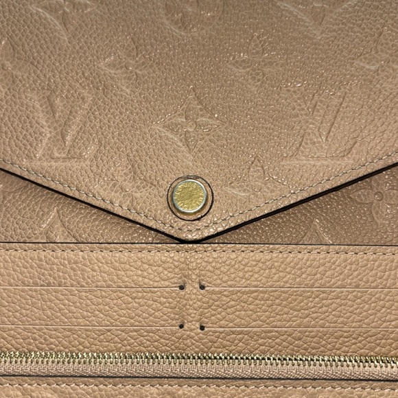 Louis Vuitton leather Felicie with 2 card sleeves in empreinte leather - Picture 9 of 9